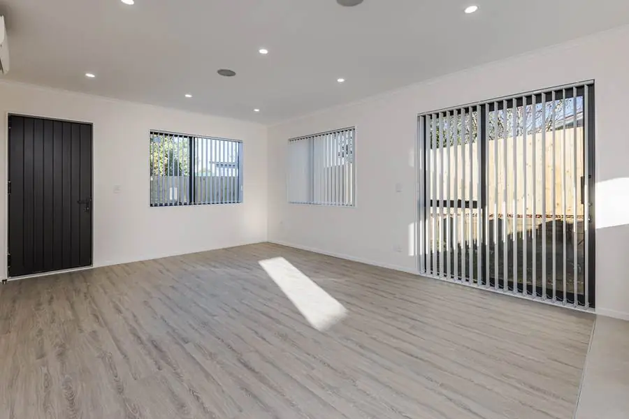 Tasman Drive — Living area opening to the outdoors